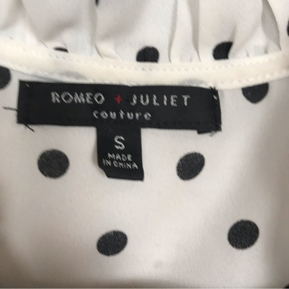 Romeo and Juliet polka Dot long sleeve size small ruffle Romper - Picture 9 of 9